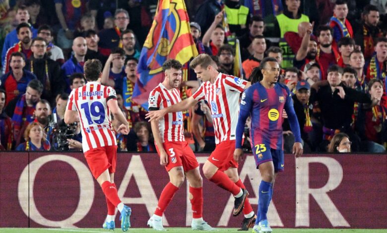 أتلتيكو مدريد يهزم برشلونة بثنائية في كامب نو ويقترب من نصف نهائي دوري أبطال أوروبا